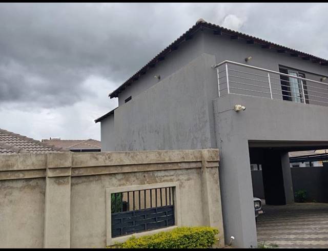 5 BEDROOM HOUSE FOR SALE IN RIVERSIDE VIEW EXT 35